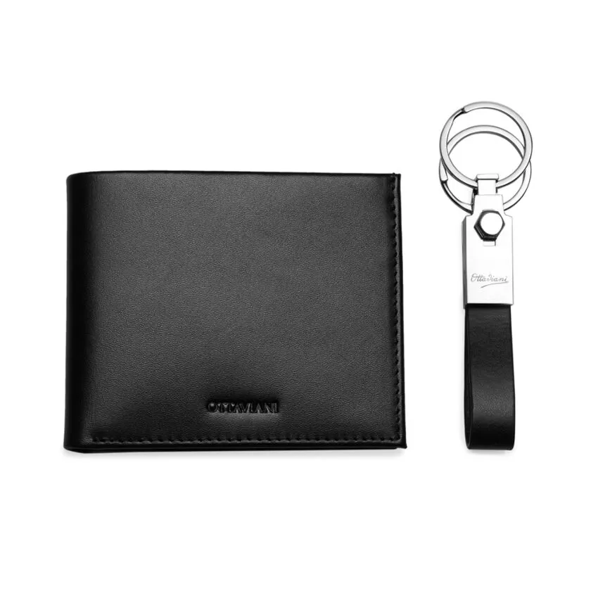 Eleganza e funzionalità in un unico accessorio. Questo raffinato set da uomo include un portafoglio in vera pelle e un portachiavi coordinato, perfetti per chi ama uno stile classico ma moderno. Il portafoglio è progettato per organizzare al meglio carte, banconote e documenti grazie ai suoi pratici scomparti interni, mentre il portachiavi compatto mantiene le chiavi sempre a portata di mano. La pelle di alta qualità e le finiture curate rendono questo set un accessorio resistente e sofisticato, ideale per l’uso quotidiano.